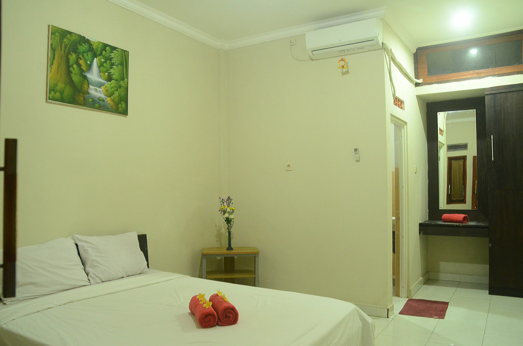 Budget Door Legian Inn كوتا المظهر الخارجي الصورة